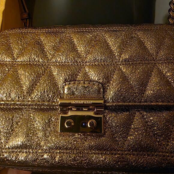 Michael Kors Gold Ruby Quilted Leather Clutch Crossbody 2-in-1 Purse Handbag - Picture 3 of 10